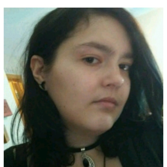 Meet your Posher, Sarah - Picture 2 of 3